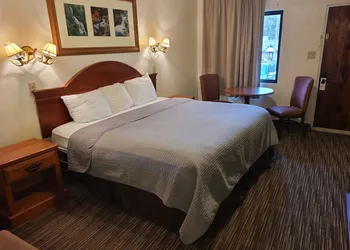 The Mountaineer Inn hotel thumbnail 6