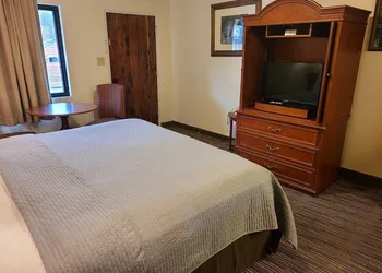 The Mountaineer Inn hotel thumbnail 7