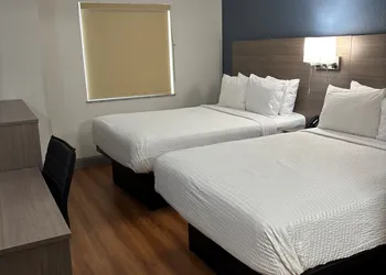 Baymont by Wyndham Kingdom City hotel thumbnail 8