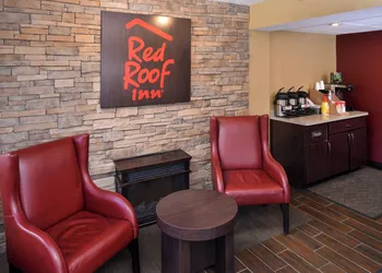 Red Roof Inn Milwaukee – Airport/Oak Creek hotel thumbnail 2