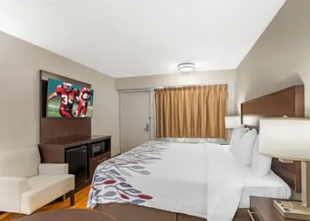 Red Roof Inn Milwaukee – Airport/Oak Creek hotel thumbnail 7
