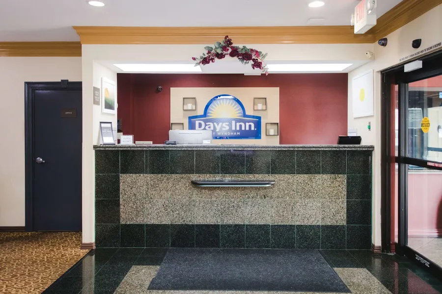 Days Inn by Wyndham Rosenberg hotel detail image 2