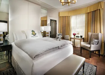 Staypineapple, An Elegant Hotel, Union Square hotel thumbnail 5