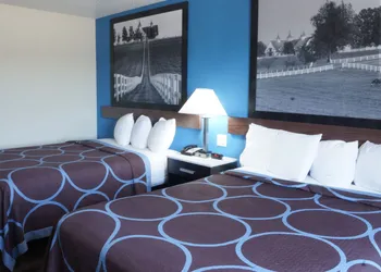 Quality Inn Elkhart hotel thumbnail 4