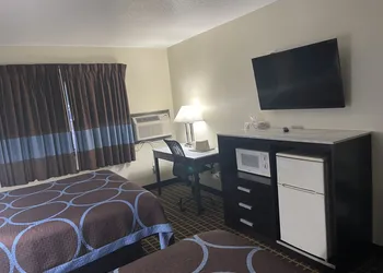 Quality Inn Elkhart hotel thumbnail 5