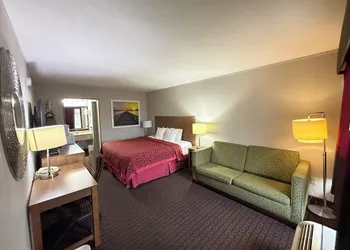 Days Inn by Wyndham Seymour hotel thumbnail 4
