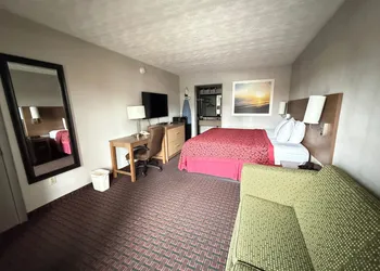 Days Inn by Wyndham Seymour hotel thumbnail 6