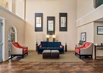 Quality Suites Irving-Las Colinas hotel thumbnail 6