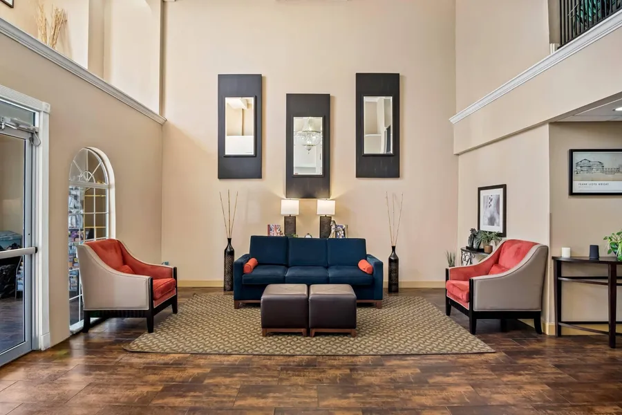 Quality Suites Irving-Las Colinas hotel detail image 6