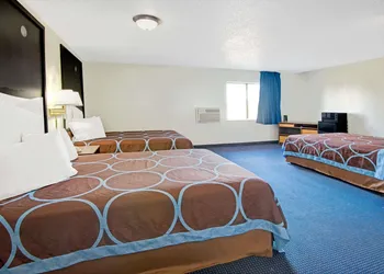 Super 8 by Wyndham Las Cruces University Area hotel thumbnail 3