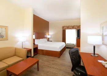 Baymont by Wyndham Savannah I-95 hotel thumbnail 5