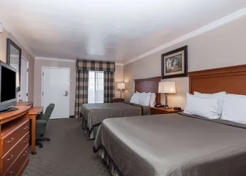 Travelodge by Wyndham Sylmar CA hotel thumbnail 3