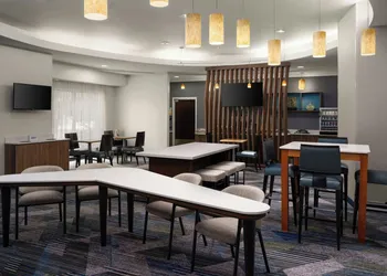 SpringHill Suites by Marriott Fort Myers Airport hotel thumbnail 2