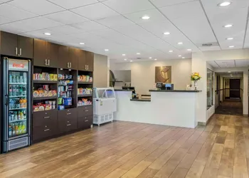 Comfort Inn & Suites Pacific - Auburn hotel thumbnail 2