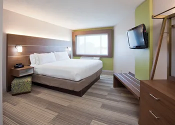 Holiday Inn Express & Suites Minneapolis – West End by IHG hotel thumbnail 5