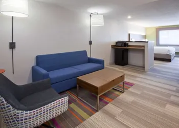 Holiday Inn Express & Suites Minneapolis – West End by IHG hotel thumbnail 8