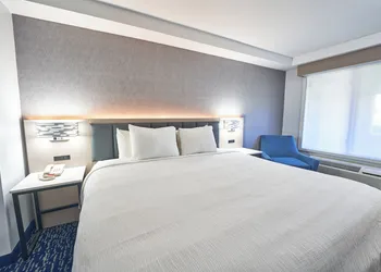 All Seasons Inn and Suites hotel thumbnail 6