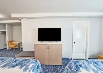 All Seasons Inn and Suites hotel thumbnail 8