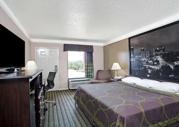 Super 8 by Wyndham Knoxville East hotel thumbnail 4