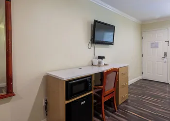 Hollywood City Inn hotel thumbnail 8