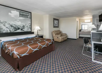 Super 8 by Wyndham Arlington Near AT&T Stadium hotel thumbnail 5