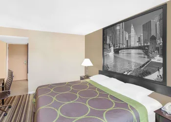 Super 8 by Wyndham Morton Grove/Chicago hotel thumbnail 3