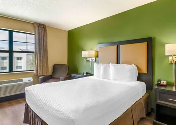 Extended Stay America Select Suites Tampa N USF Attractions hotel thumbnail 4