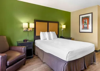 Extended Stay America Select Suites Tampa N USF Attractions hotel thumbnail 5