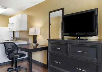 Extended Stay America Select Suites Tampa N USF Attractions hotel thumbnail 6