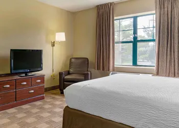 Extended Stay America Select Suites Tampa N USF Attractions hotel thumbnail 8
