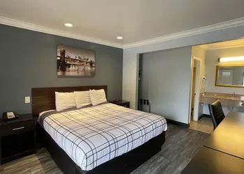 La Casa Inn hotel thumbnail 5