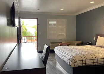 La Casa Inn hotel thumbnail 6