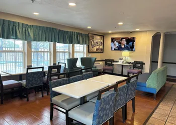 Super 8 by Wyndham San Antonio/Fiesta hotel thumbnail 2