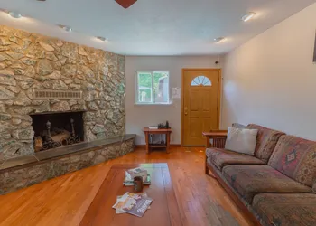 Mariposa Lodge hotel thumbnail 7