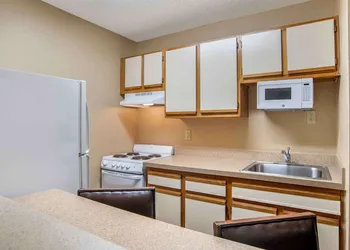 Suburban Studios Montgomery East I-85 hotel thumbnail 8