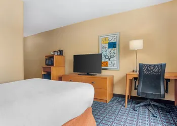 Rodeway Inn hotel thumbnail 8