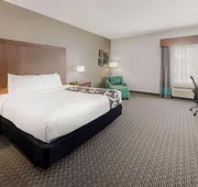 La Quinta Inn & Suites by Wyndham Fort Worth Arlington West hotel detail image 3