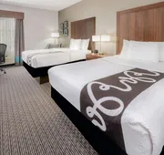 La Quinta Inn & Suites by Wyndham Fort Worth Arlington West hotel detail image 7