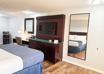 Lantern Inn & Suites hotel thumbnail 4