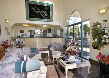 Days Inn by Wyndham Riverside Tyler Mall hotel thumbnail 2