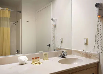 Days Inn by Wyndham Riverside Tyler Mall hotel thumbnail 6