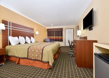 Americas Best Value Inn Azusa Pasadena hotel thumbnail 6