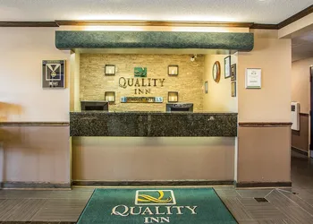 Quality Inn Elgin I-90 hotel thumbnail 4