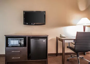 Quality Inn Elgin I-90 hotel thumbnail 7