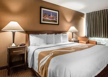 Quality Inn Elgin I-90 hotel thumbnail 8