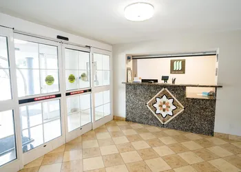 MainStay Suites Knoxville North I-75 hotel thumbnail 2