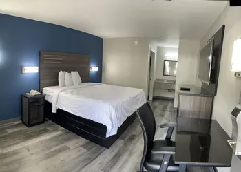 Griffin Inn and Suites hotel thumbnail 5