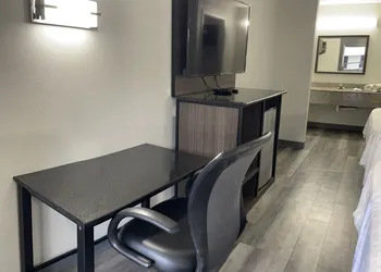 Griffin Inn and Suites hotel thumbnail 6