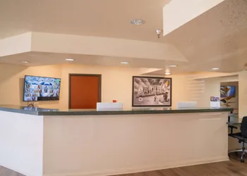 Super 8 by Wyndham Yuma hotel thumbnail 2