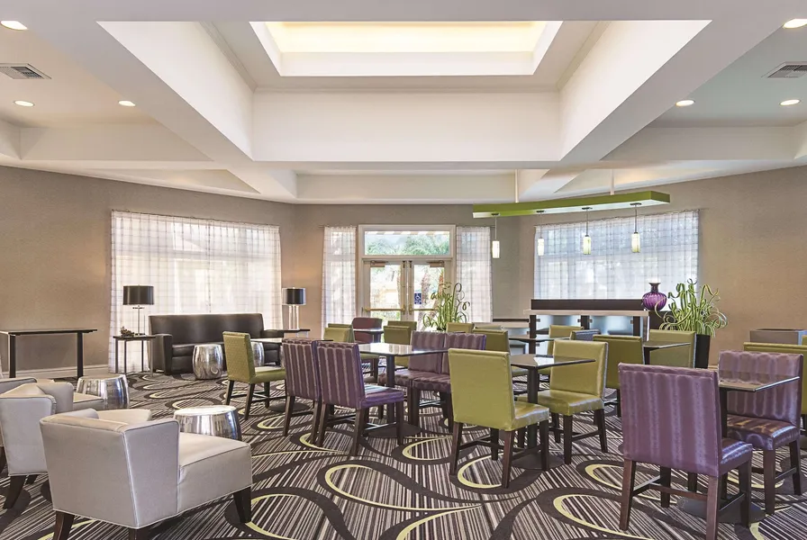 La Quinta Inn & Suites by Wyndham Ontario Airport hotel detail image 2